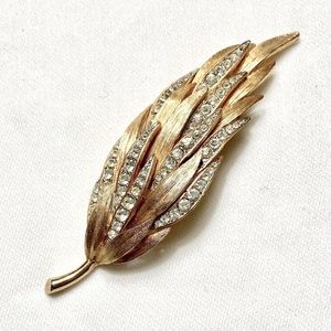 Gold Tone Wheat Leaf  Rhinestone Brooch